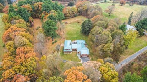 1466 Canton Ave, Milton, MA 02186-2418