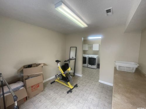 2193 Gyrfalcon Dr, Sandy UT 84092-4049 exterior