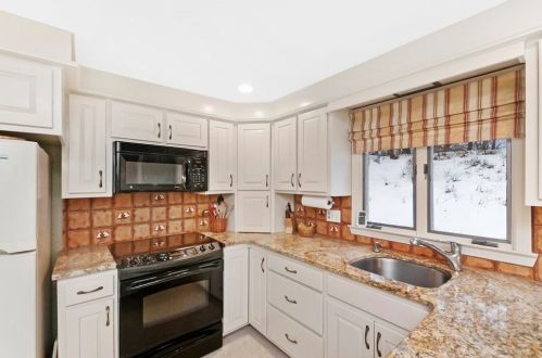 17 Nardone Rd, Needham MA  02492-2026 exterior