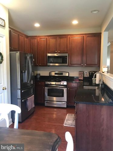 111 Sansom Ln, West Deptford NJ 08096-5168 exterior