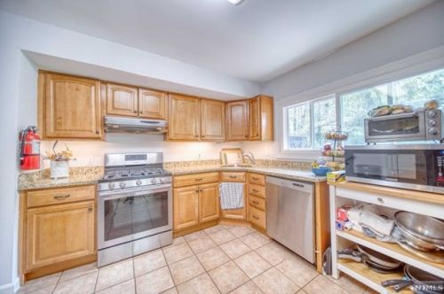 175 Jefferson Ave, Cresskill NJ  07626-2039 exterior