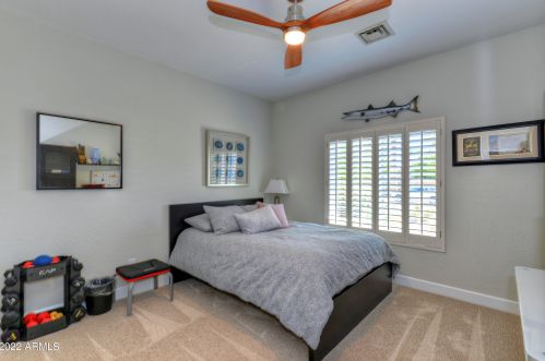 12618 38 St, Phoenix AZ 85040-1613 exterior