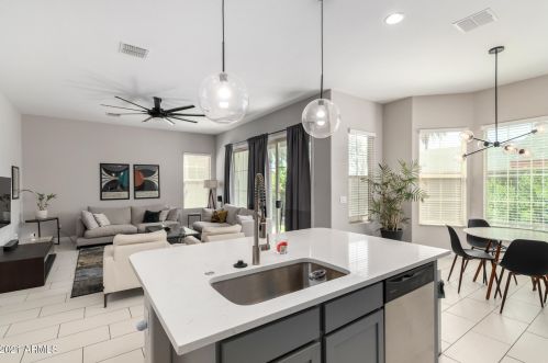 3022 33rd Pl, Phoenix AZ  85018 exterior