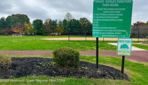 208 Winding Way, Little Silver NJ 07739-1763 exterior