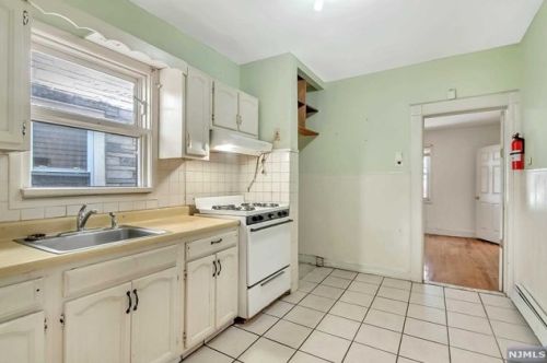 410 Davis Ave, Kearny NJ 07032-3510 exterior