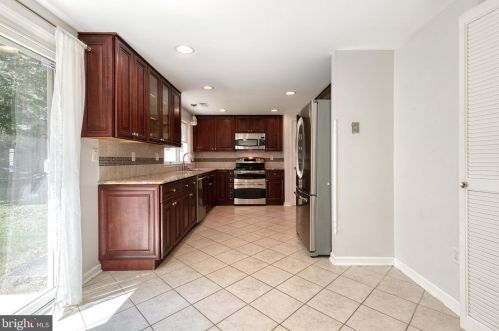 6645 Windsor Ct, Columbia MD 21044-4147 exterior