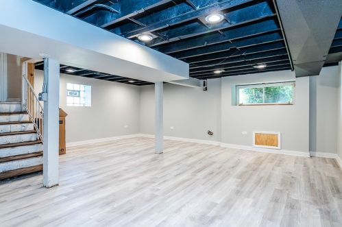 2642 Kenilworth Ave, Forest View IL 60402-2211 exterior