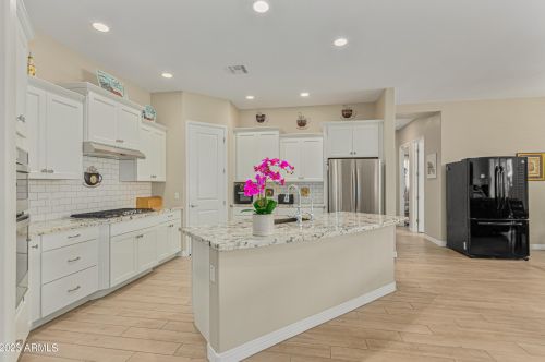 8607 16 Dr, Phoenix AZ 85007-4402 exterior