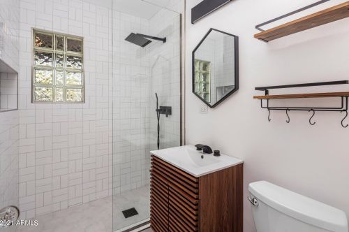 1413 Edgemont Ave, Phoenix AZ 85035-1809 exterior