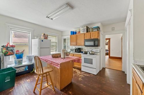 104 Lakewood St, Worcester MA  01603-2056 exterior