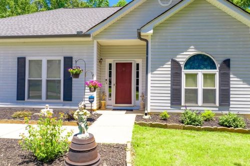 113 Windsor Cir, Stockbridge GA 30281-1864 exterior