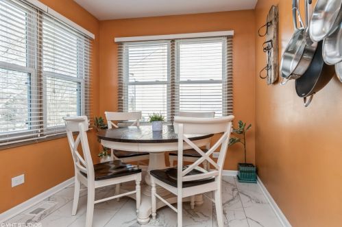 318 Blackfoot Dr, Lemont IL 60490-5524 exterior