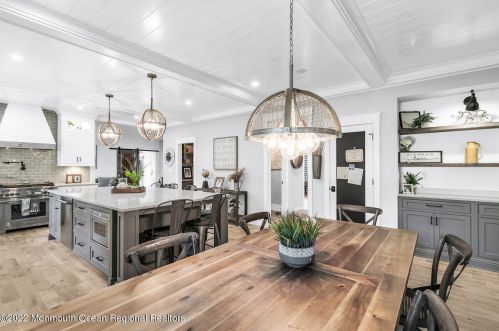 61 Winding Way, Little Silver NJ 07739-1720 exterior