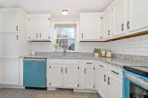 79 Valmor St, Worcester MA 01604-2447 exterior