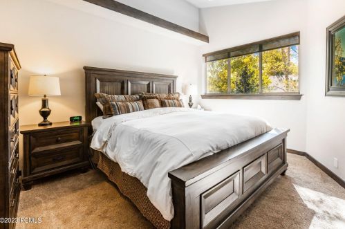 1390 Mdw Loop Rd, Park City UT 84098-5945 exterior