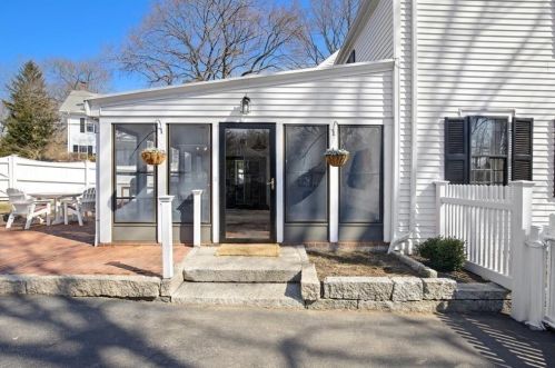 287 North St, Hingham MA 02043-2232 exterior