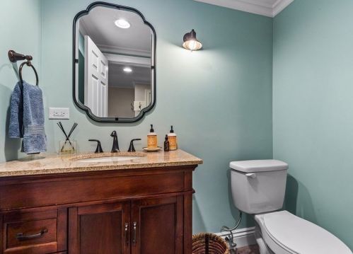 17 Bel Air Rd, Hingham MA 02043-1210 exterior