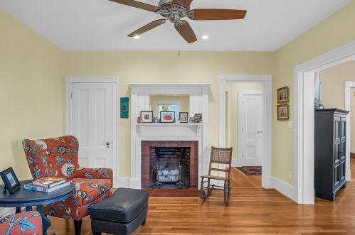 12 Baker Ave, Beverly MA 01915-3504 exterior