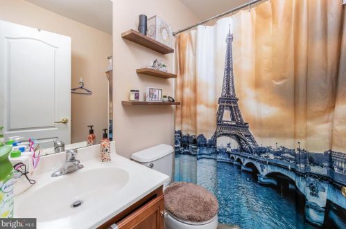 27 Highgrove Ct, West Deptford NJ 08086-3814 exterior