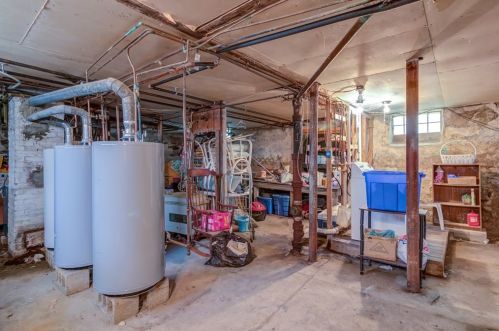 50 Beacon St, Fall River MA 02724-1534 exterior