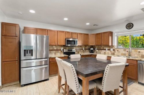 9604 15 Pl, Phoenix AZ 85024-3649 exterior