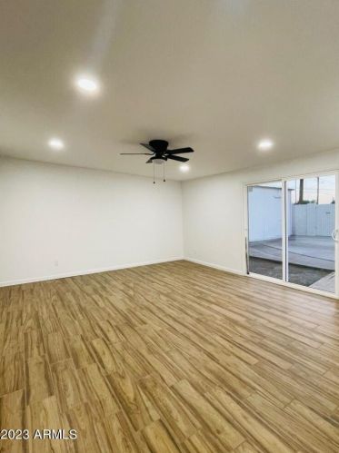 5658 37th Dr, Phoenix AZ  85019-2102 exterior