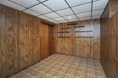 2 Chester Ave, Burlington MA 01803-1312 exterior