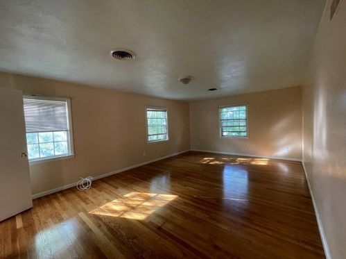 327 Dedham St, Newton MA 02461-2108 exterior