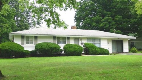 26 Jordan Rd, Peabody, MA 01960-1241