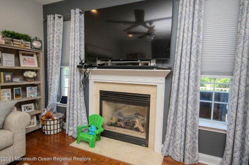 104 Brookfield Dr, Jackson Twp NJ  08527-3884 exterior