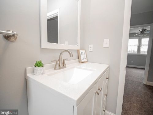 145 Crown Point Rd, West Deptford NJ  08093-1131 exterior