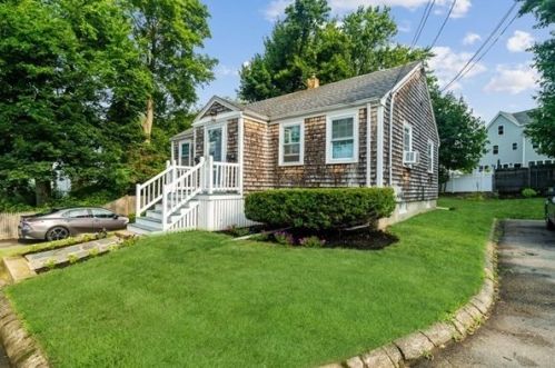 34 Trevore St, Quincy MA 02171-1127 exterior