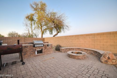 2251 63 Dr, Phoenix AZ 85033-1630 exterior