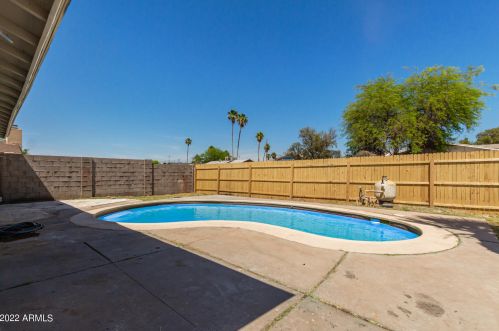 5227 47 St, Phoenix AZ 85040-4159 exterior