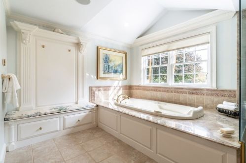 61 Brg St, Hingham MA 02061-2333 exterior