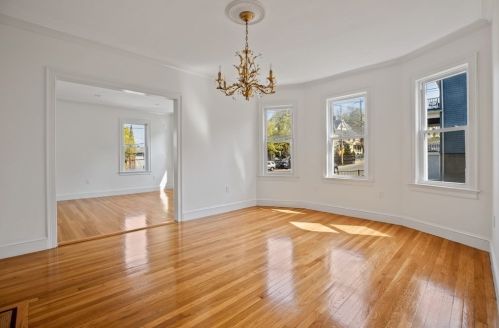 220 Newtonville Ave, Newton, MA 02458-1844