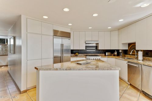 7602 Buckboard Dr, Park City UT 84098-5304 exterior