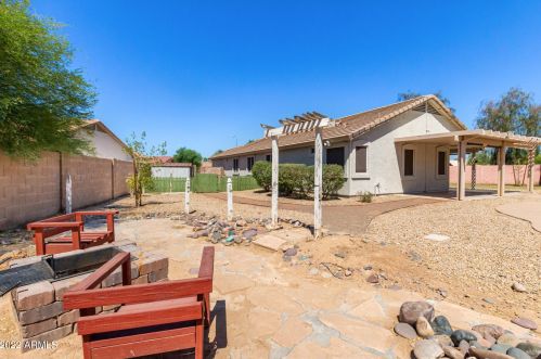 8227 Apache St, Phoenix AZ 85003-2726 exterior