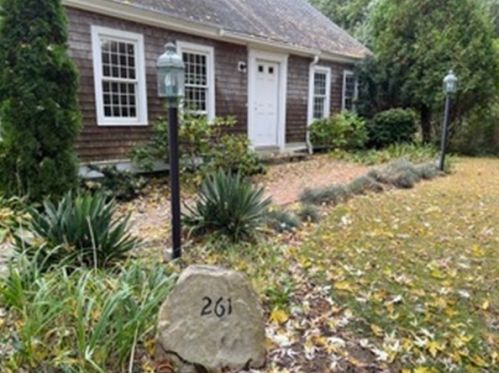 261 Gardner St, Hingham, MA 02043-3747