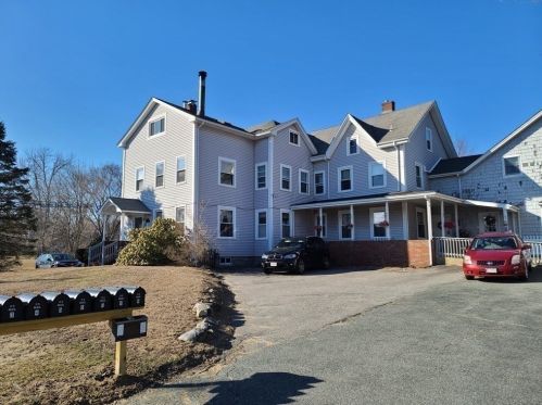 76 Field St, Taunton MA 02780-6813 exterior