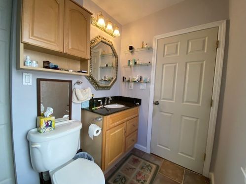 453 Lk Ave, Worcester MA 01604-1366 exterior