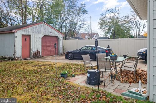 413 Beacon Ave, West Deptford NJ  08066-1152 exterior