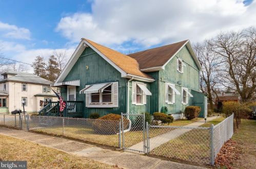 1359 Crown Point Rd, West Deptford, NJ 08093-1705