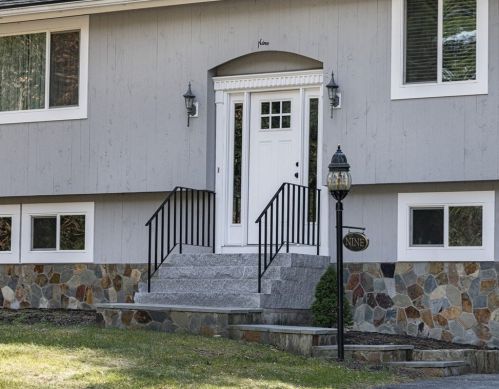 9 Robinwood Rd, Acton MA  01720-4427 exterior