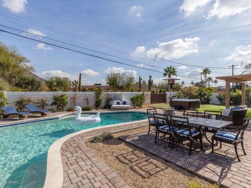 5123 43rd Pl, Phoenix AZ  85018-1633 exterior