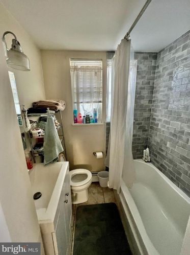 39 Harvard Ave, West Deptford NJ 08093-1808 exterior