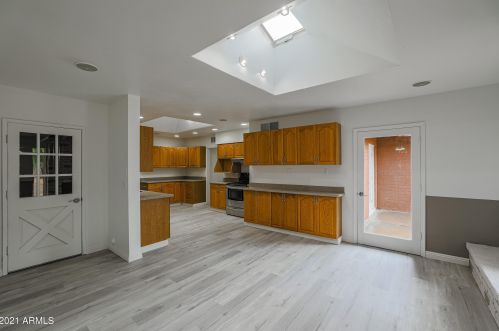 2216 Anderson Ave, Phoenix AZ  85023-2200 exterior