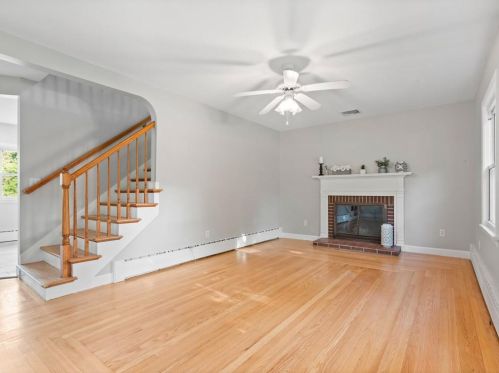 39 Riv St, Seekonk MA 02771-4706 exterior