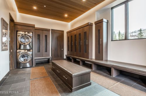 215 White Pne Cyn Rd, Park City UT 84060-6514 exterior