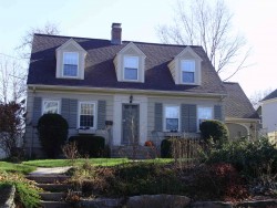 140 Waverley Ave, Newton, MA 02458-2402